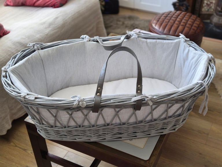 Moses basket Mamas & Papas with mattress, protextor and sheets