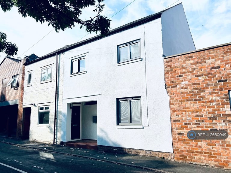 image for 4 bedroom house in Guy Place West, Leamington Spa, CV32 (4 bed) (#2660049)