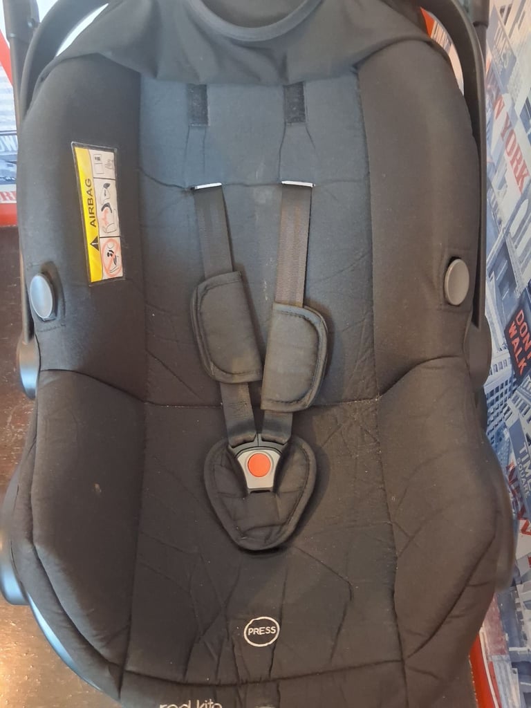 Baby seat with wheels 