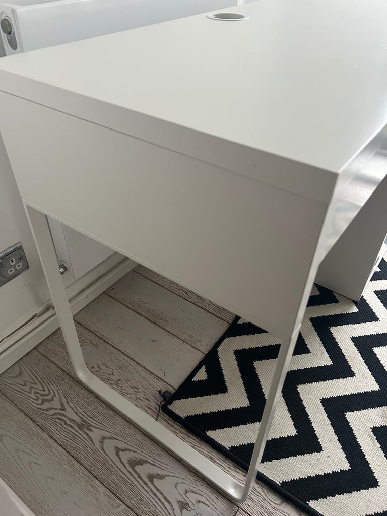 Ikea Micke White Desk 