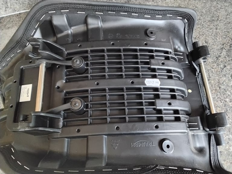 Low rider seat for triumph 