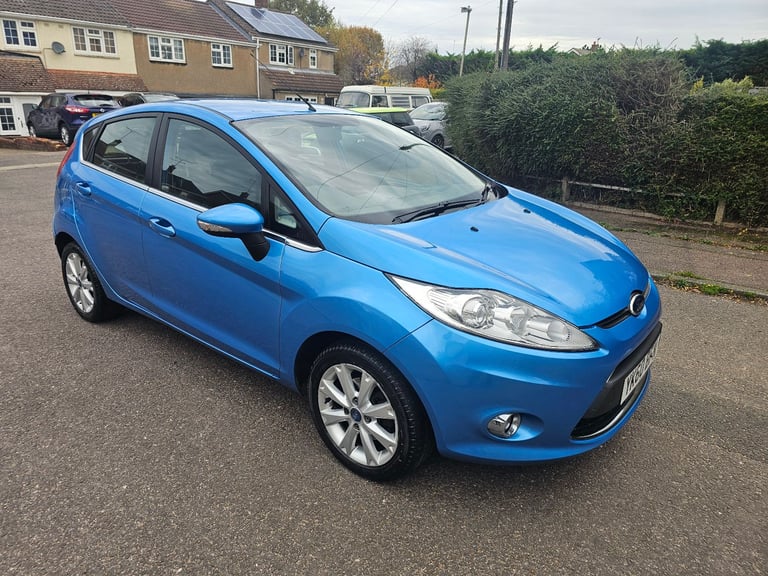 fiesta 1.4 zetec 2key SERV HIS NEW CLUTCH AN CAMBELT DRIVES PERFECT IMMACULATE 