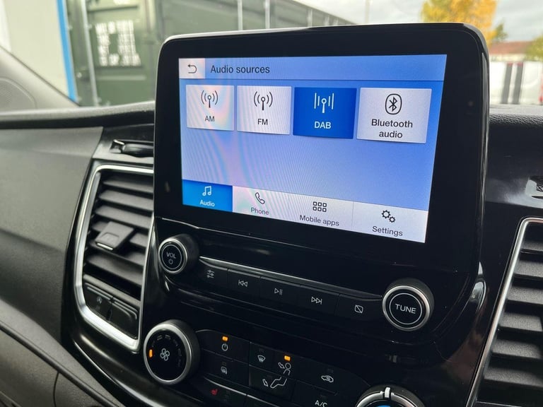 2022 Ford Transit Custom Double Cab in Van Limited 2.0L 170PS AUTO Frozen White