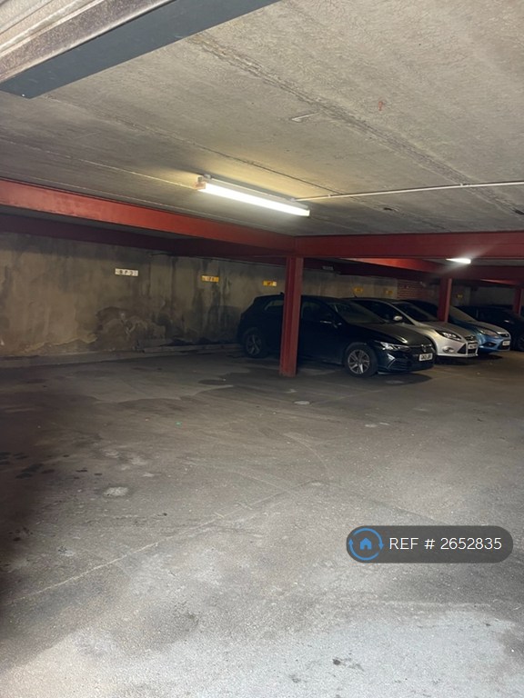 2 bedroom flat in Hyde Terrace, Leeds, LS2 (2 bed) (#2652835)