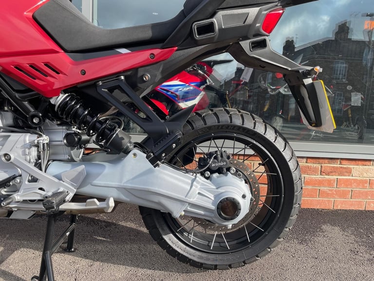 Moto Guzzi Stelvio V100