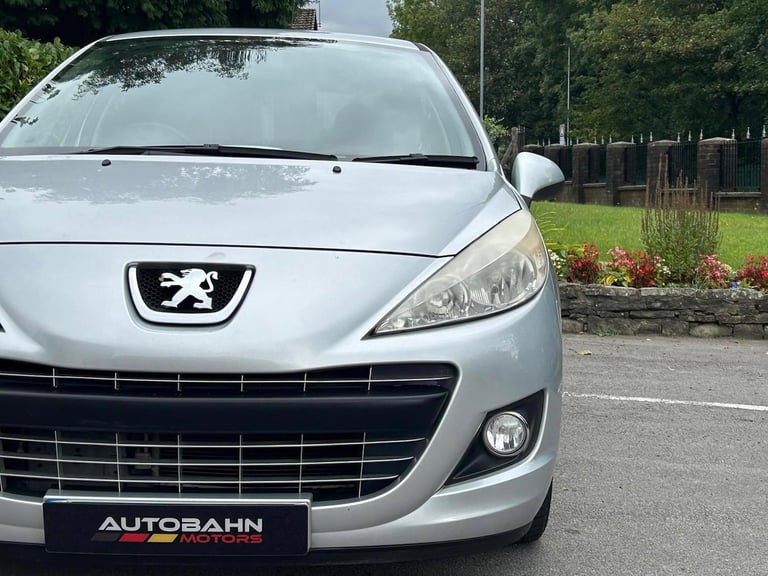 2011 Peugeot 207 1.4 VTi Sportium Euro 5 5dr HATCHBACK Petrol Manual
