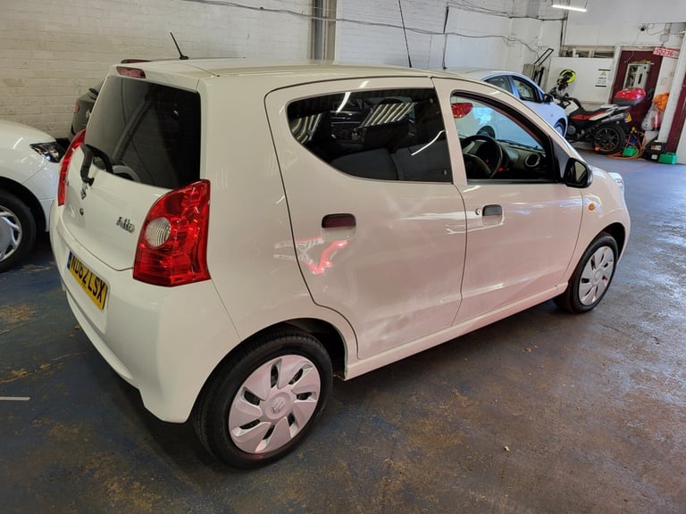 WHITE SUZUKI ALTO 1.0 SZ ONLY 55000 MILES CHEAP TAX CHEAP INS 2 KEYS 2013 62 REG