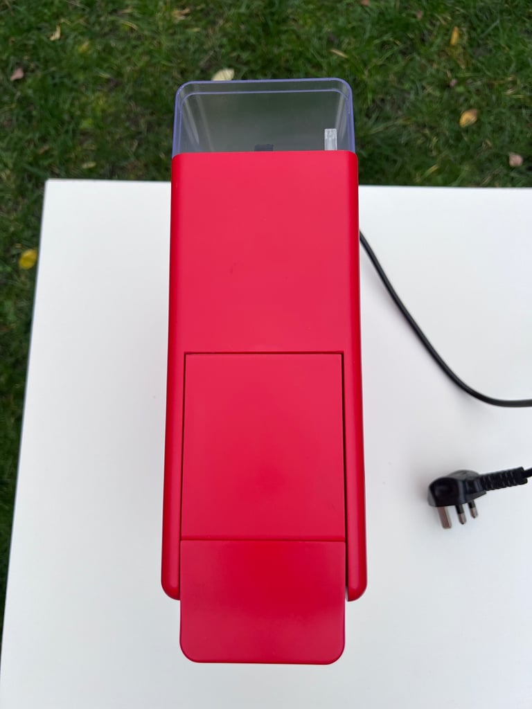 Illy coffee machine in red 