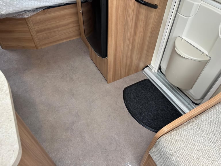 2017 BAILEY PEGASUS BRINDISI, 4 BERTH WITH ISLAND BED, NEW MATTRESS