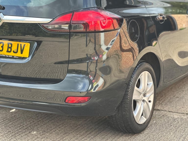 2013 Vauxhall Zafira Tourer 1.8 16V Exclusiv Euro 5 5dr Petrol