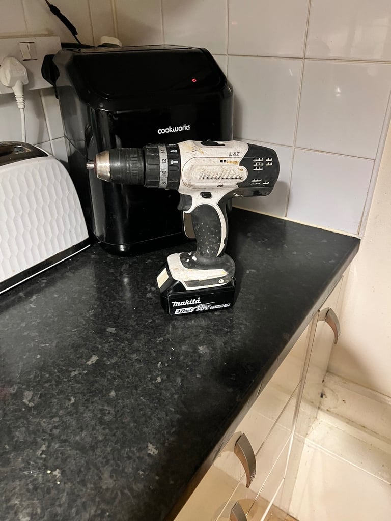 Makita Combi Drill 18V LXT