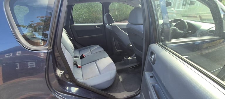 1 Previous owner. Well maintained. 2005/55 Mitsubishi Colt Equippe Diesel 1.5 DI-D Manual 5 door