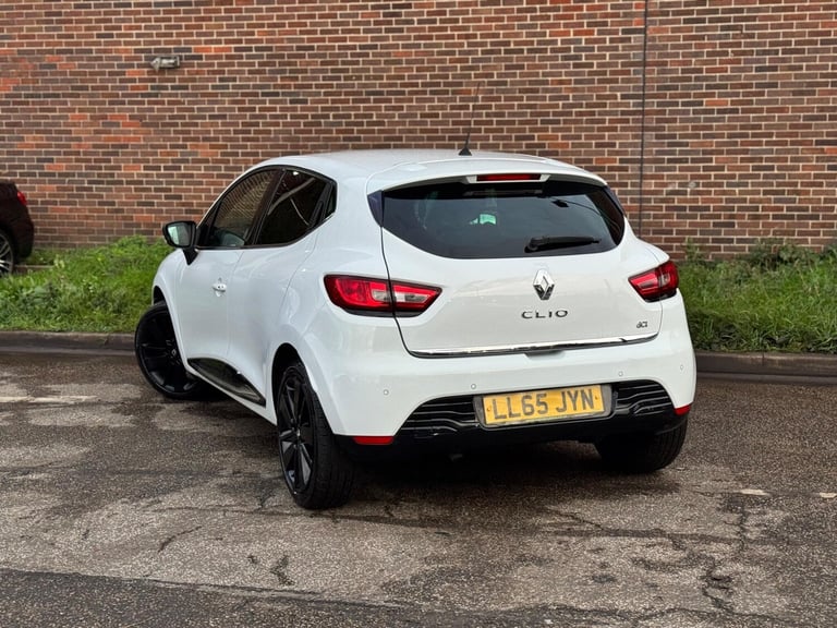 2015 Renault Clio 1.5 dCi Dynamique S Nav Auto Euro 6 5dr HATCHBACK Diesel Automatic