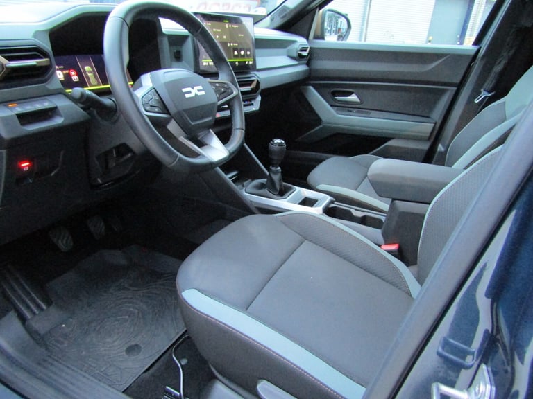  Dacia Bigster 1.2 TCe 140 EXTREME MHEV MILD HYBRID EURO 6 (s/s) LEFT HAND DRIVE  SUV Petrol Manual