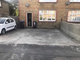 FANTASTIC Parking Space to rent in London (N9)