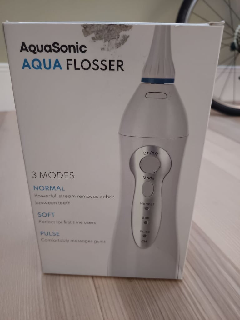 Aquasonic Aqua Flosser - Professional Rechargeable Water Flosser with 3 Tips 