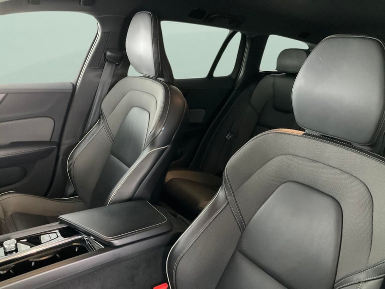 2021 Volvo V60 2.0 B3 MHEV R-Design Estate 5dr Petrol Hybrid DCT Auto Euro 6 (s/s) (163 ps Estate...
