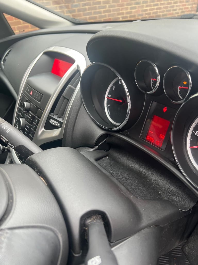 Vauxhall, ASTRA, Hatchback, 2015, Manual, 1598 (cc), 5 doors