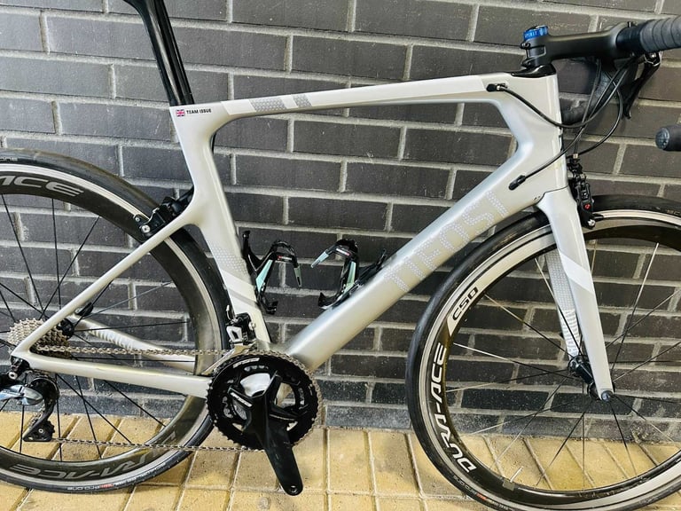 Full Carbon TIFFOSI Road Bike Size/L DURA ACE Wheels Ultegra Showroom Condition