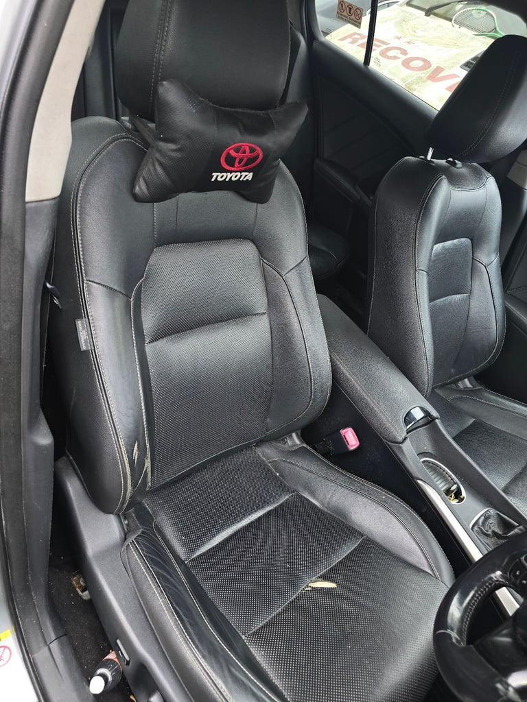 Leather seats for toyota avensis 2017
