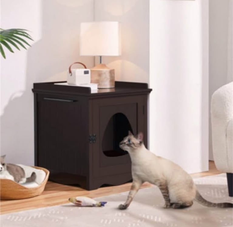 Decorative Wooden Enclosure for Cat Litter Tray.