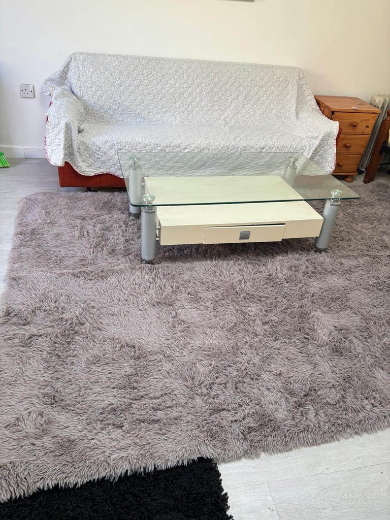 Seperate & Spacious Studio for Rent – IG2 7DL