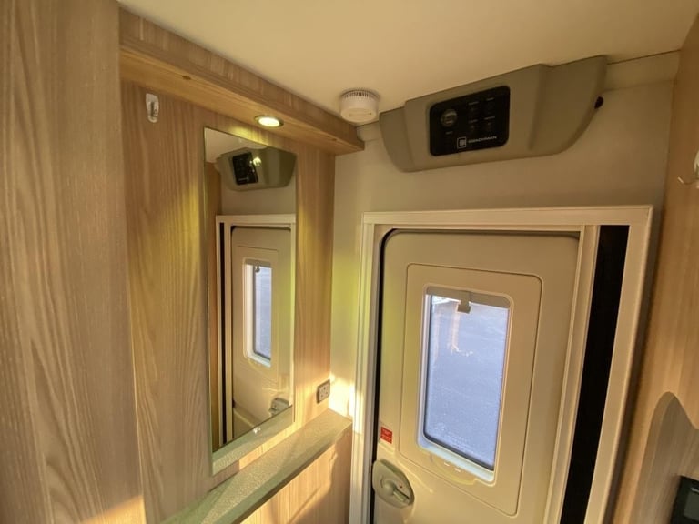 2015 COACHMAN VISION 450/2 DESIGN EDITION LUXURY CARAVAN