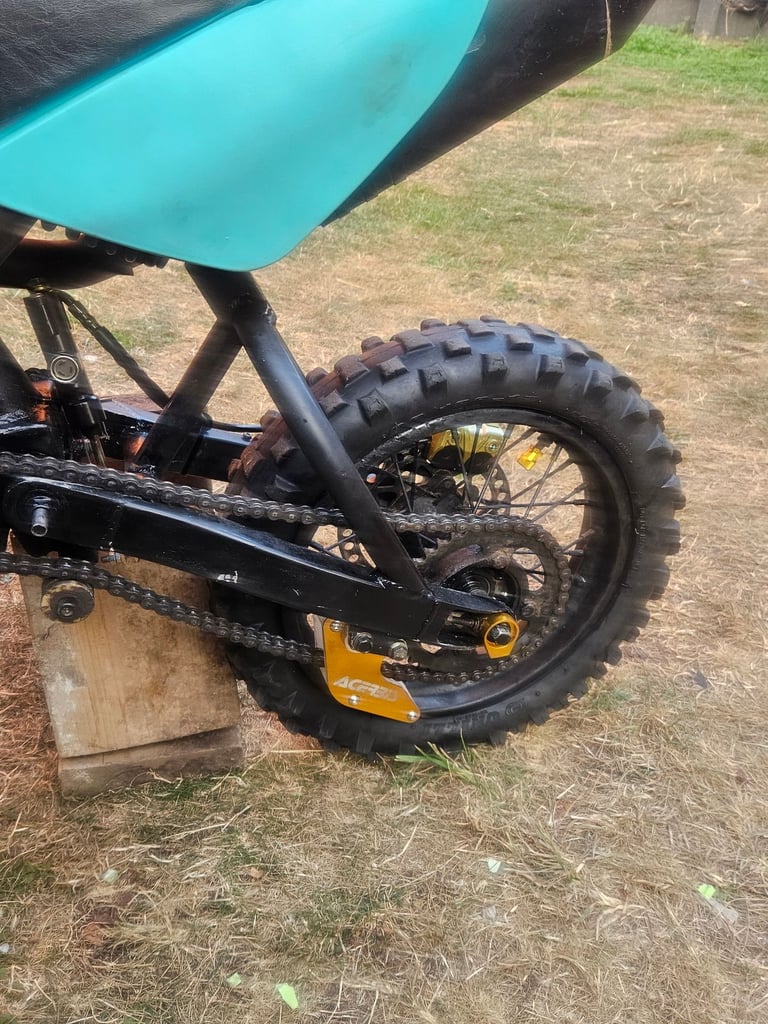 Pit bike