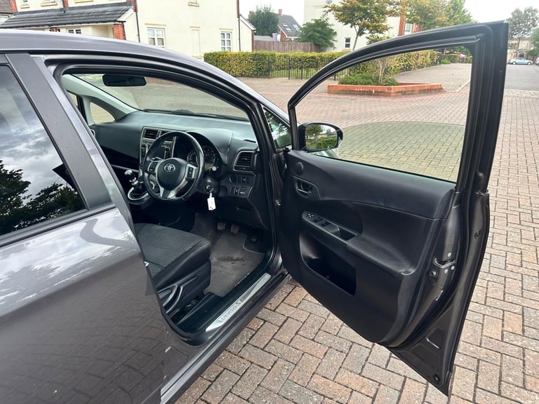 2011 Toyota Verso 1.33 Dual VVT-i T Spirit Euro 5 5dr MPV Petrol Manual