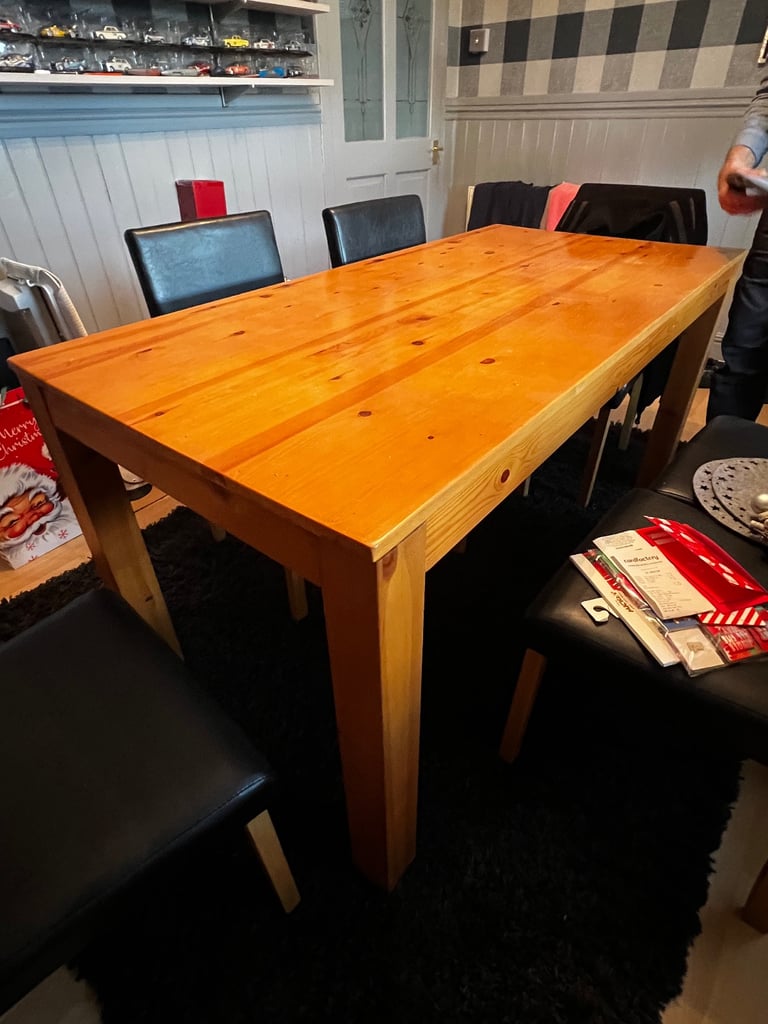 Dining table with 6 faux leather chairs