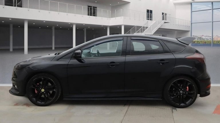 2018 Ford Focus 2.0T EcoBoost ST-3 Navigation 5dr HATCHBACK PETROL Manual