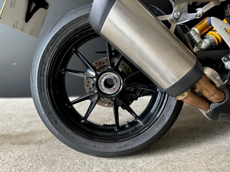 Stunning Low Mileage 2021/71 Triumph Speed Triple 1200 RR Motorcycle 