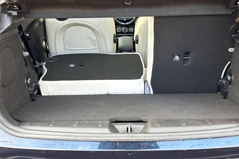 2022 MINI Hatch 1.5 Cooper Exclusive Hatchback 3dr Petrol Steptronic Euro 6 (s/s) (136 ps) HATCHB...