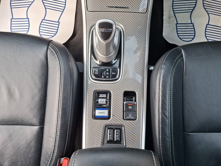 2021 21 Mitsubishi Outlander 2.4 PHEV Dynamic CVT Auto 4WD. 13.8kWh. 1 Owner.