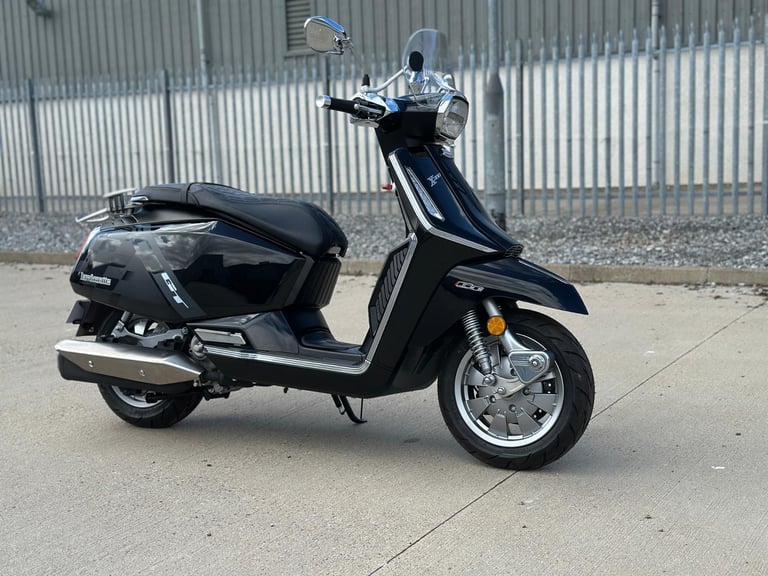 Lambretta X300 GT 300cc Modern Retro Lammy Delivery & Finance UK/IRE 