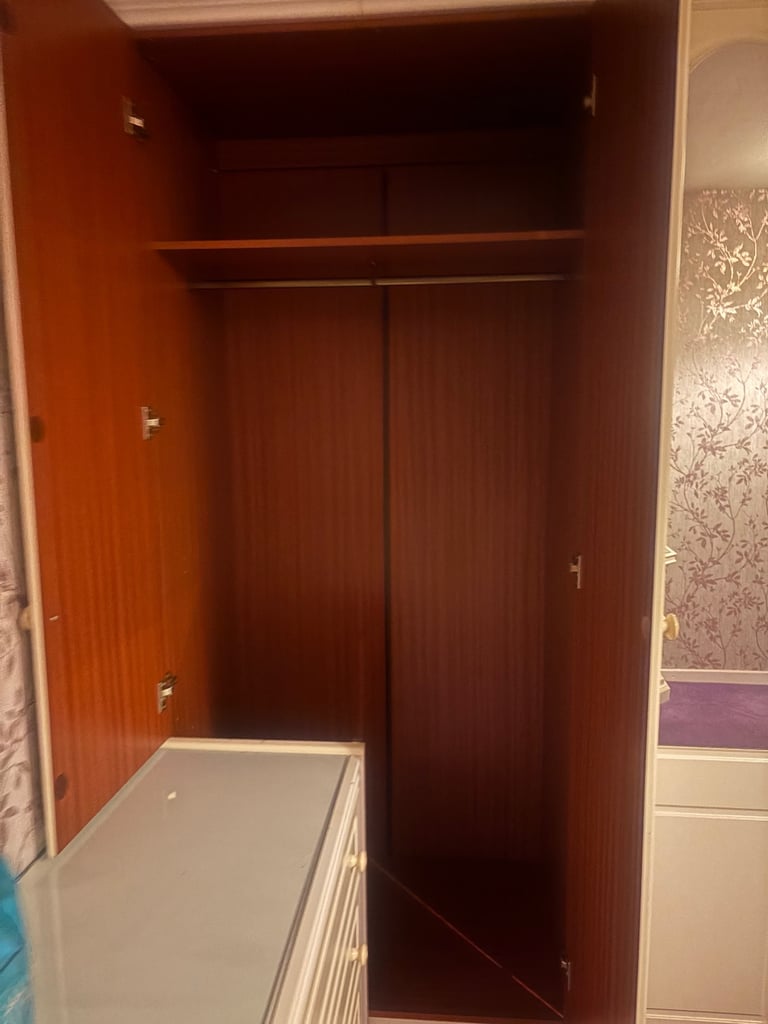 Bedroom Furniture Set