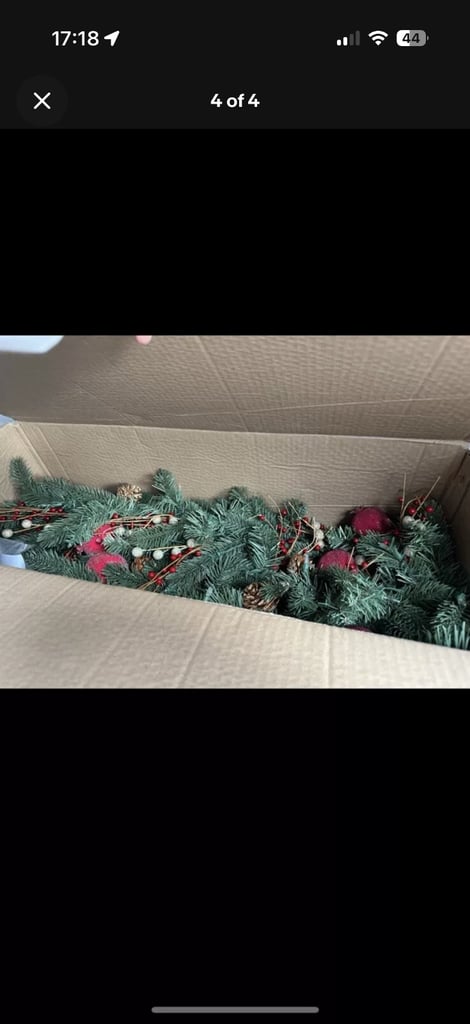 Balsam Hill Vermont White Spruce Bordeaux 10ft Pre Lit Garland 