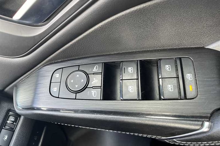 2022 Nissan Qashqai 1.3 DIG-T MH N-CONNECTA 5DR Hatchback Petrol Manual