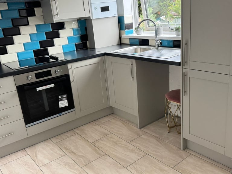 2-3 BEDROOM FLAT FOR RENT IN IG3