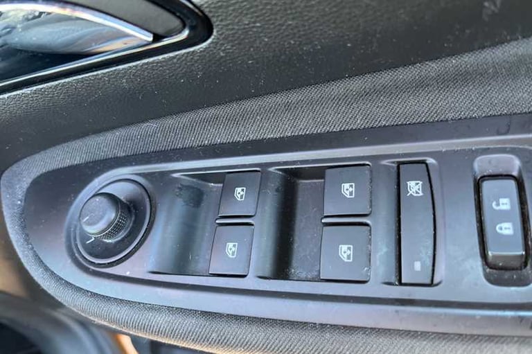 2019 Vauxhall Mokka X 1.4T ecoTEC Active 5dr HATCHBACK PETROL Manual