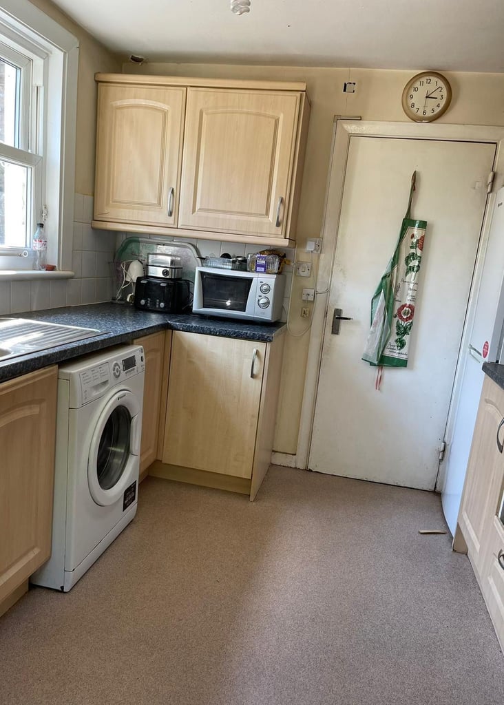 Spacious & Cosy Box Room For Rent AT E15 3PY