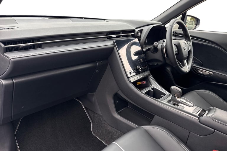 2024 Lexus LBX 1.5 VVT-iE Takumi SUV 5dr Petrol Hybrid E-CVT Euro 6 (s/s) (136 ps) SUV PETROL/ELE...