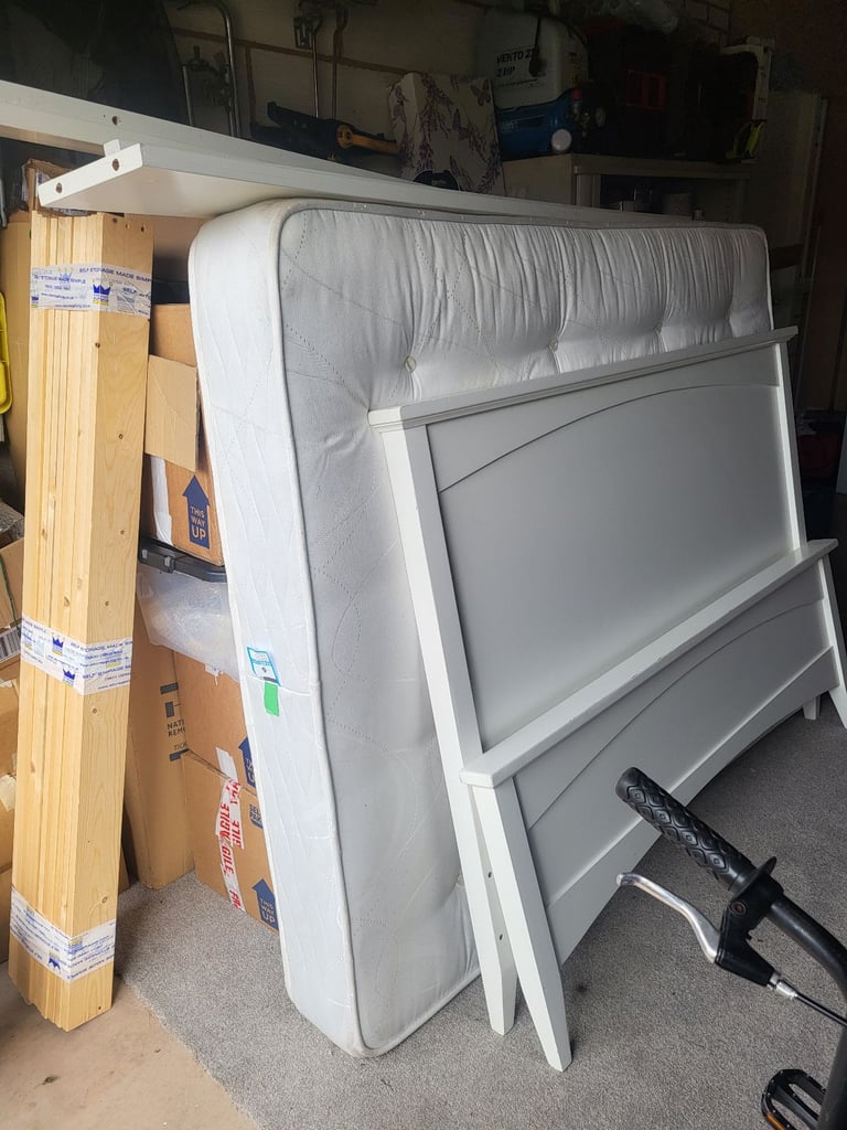 Kingsize bed king size & mattress 