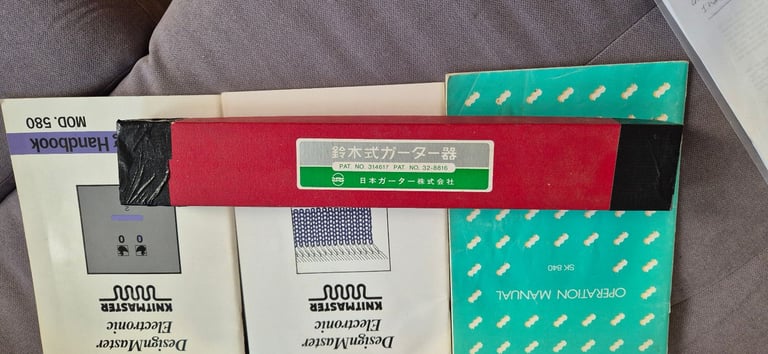 KNITMASTER 580 ELECTRONIC KNITTING MACHINE, ACCESSORIES