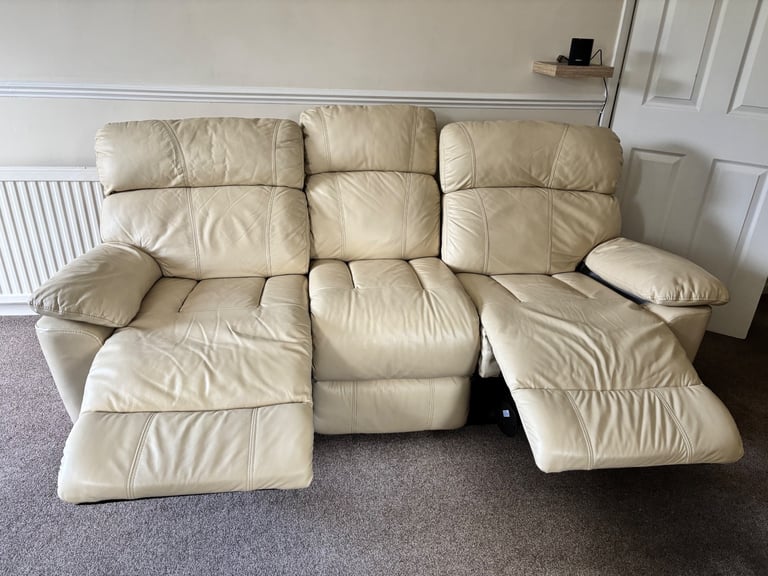 image for Cream leather recliner sofa  