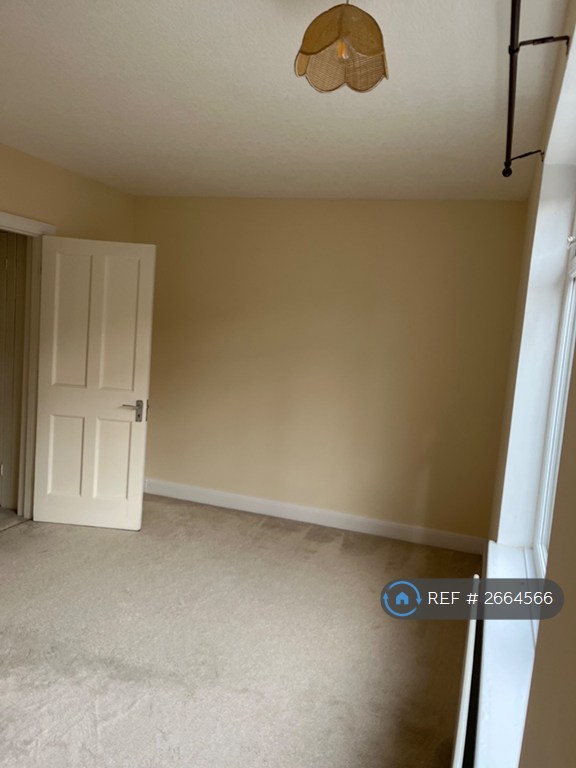3 bedroom house in Fuller Street, Kettering, NN16 (3 bed) (#2664566)