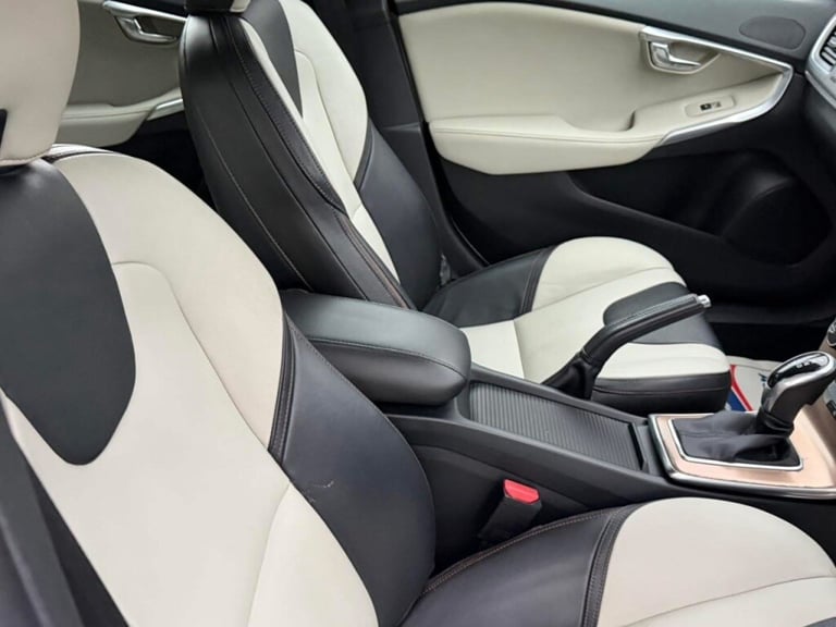  Volvo V40 D2 Cross Country Lux 5dr Powershift Diesel