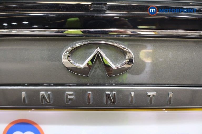 2017 Infiniti Q30 1.5d Premium Tech 5dr HATCHBACK DIESEL Manual