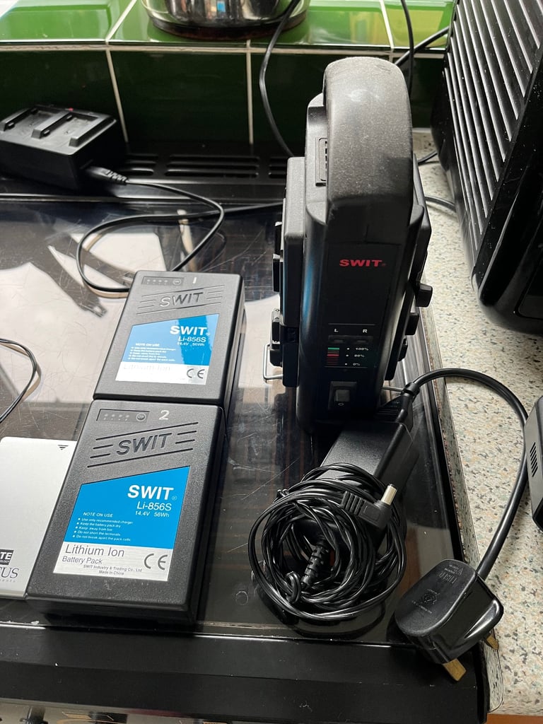 VIDEO CAMERA: JVC GY-HD101 WITH ACCESSORIES