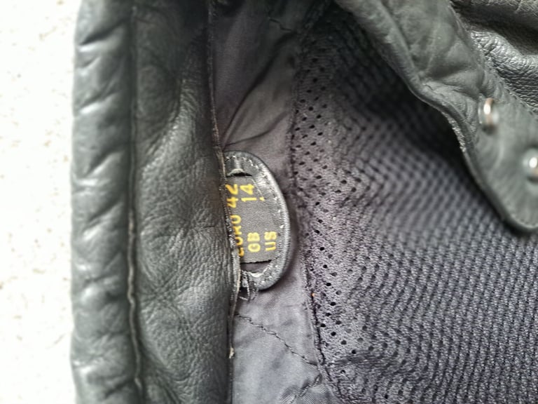 His and Hesr leather jackets and 1 pair trousers in Leather